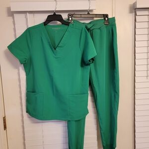 Mandala Women's Green Scrub Set